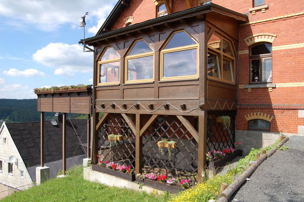 Berggasthaus & Pension Schoene Aussicht Klingenthal Exterior foto