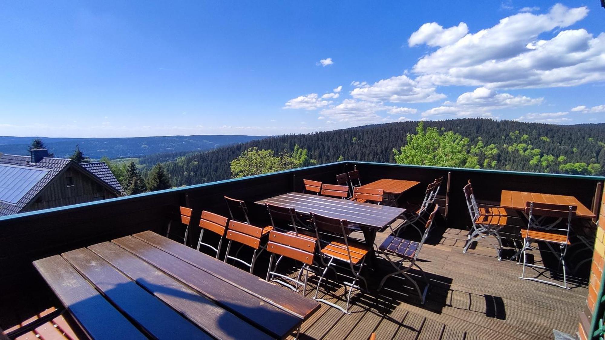 Berggasthaus & Pension Schoene Aussicht Klingenthal Exterior foto